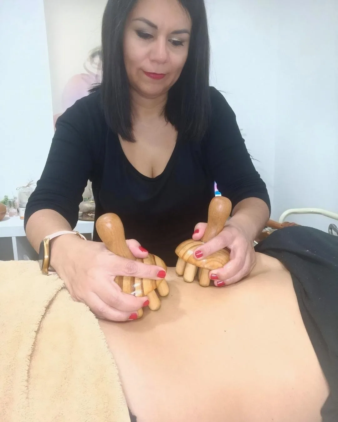 Sesión de maderoterapia en el centro de Elena Quispe en Teatinos, Málaga